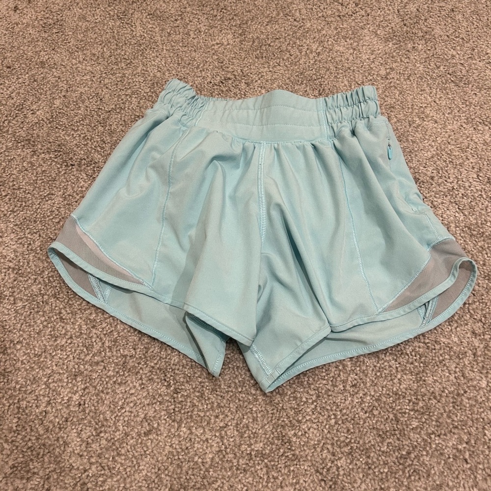 Lululemon Size 0 Low rise Icing Blue Hotty Hot Shorts 4”